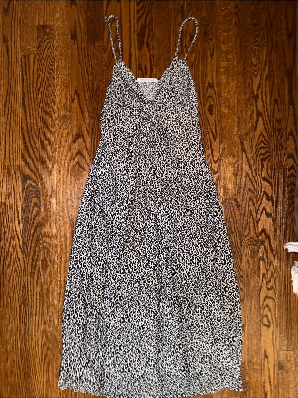 Intimo Black and White Leopard-Print V-Neck Slip